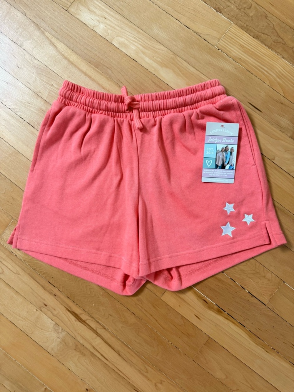 NEW Women’s Coral Sweat Shorts Embroidered Stars SMALL Jadelynn Brook